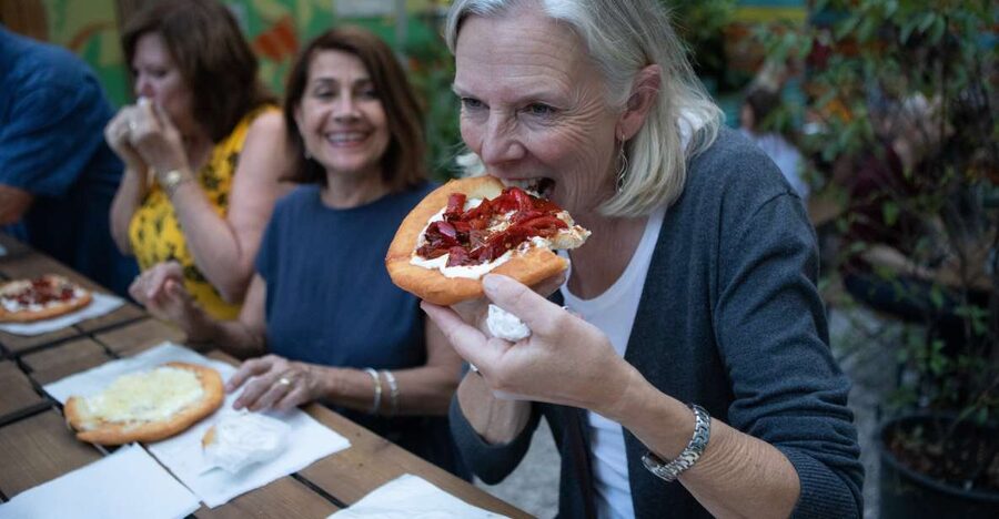 Budapest Street Food Tour with Snacks, Dessert & Beer - How the 2.5-hour format feels