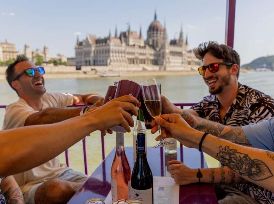 Budapest: Sunset Cruise with 2 Cocktails - Why Budapest looks best from the Danube at dusk