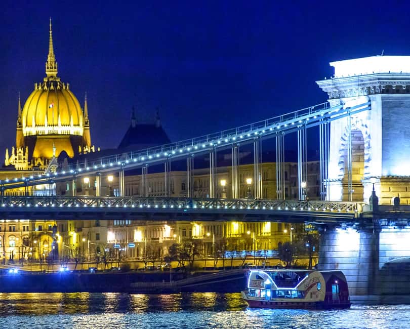 Budapest: Sunset Cruise with 2 Cocktails - Two cocktails, table service, and the pace of the hour