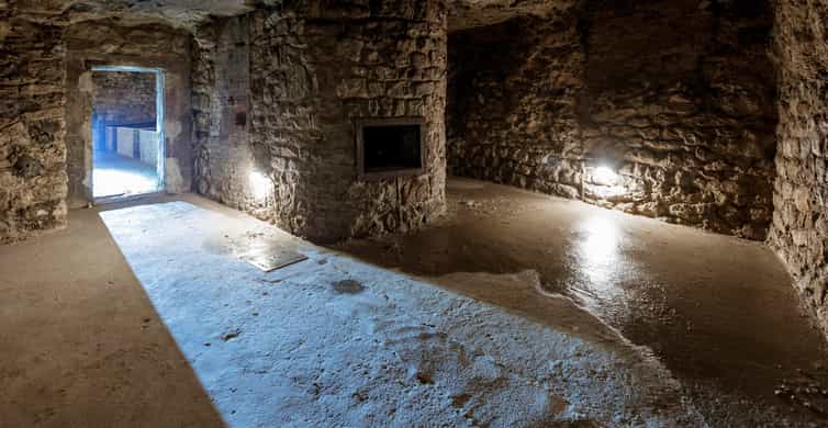 Budapest: The WWII Siege of Buda Castle & Bomb Shelter Tour - Key points to know before you book
