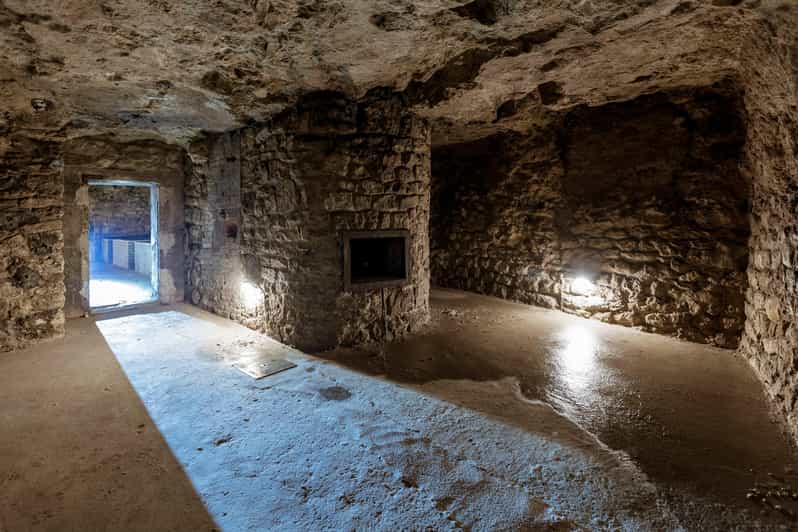 Budapest: The WWII Siege of Buda Castle & Bomb Shelter Tour - FAQ