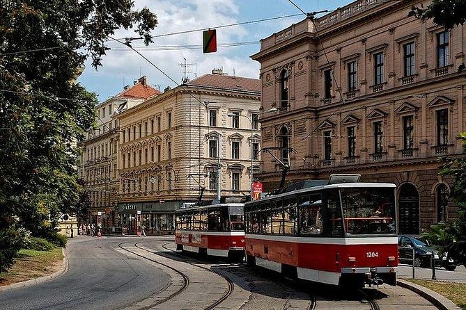 Budapest to Prague Private transfer with 2 hour sightseeing stop - Who will get the most from this experience