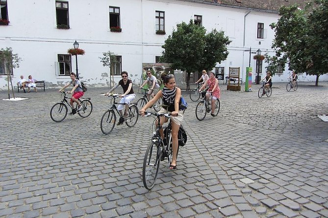 Budapest to Szentendre bike & boat tour - Arriving in Szentendre by bicycle