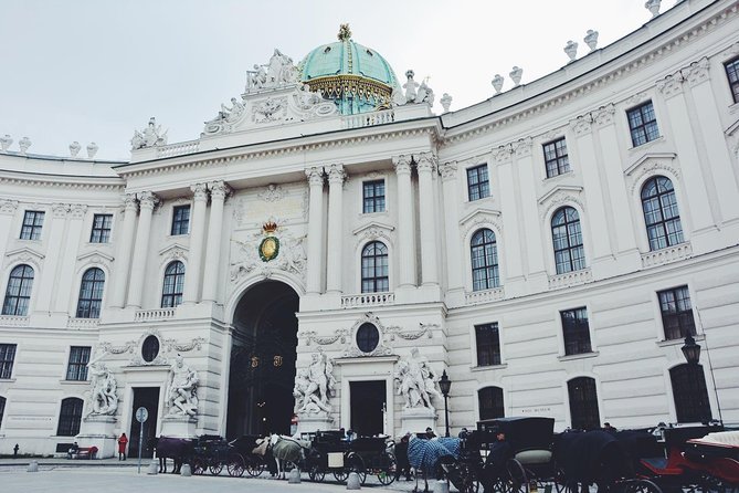 Budapest to Vienna Private Costumizable Day Tour with Lunch - Schönbrunn Palace and gardens set the tone