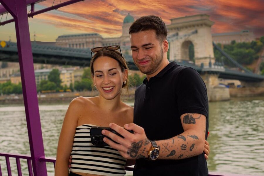 Budapest: Unlimited Prosecco and Wine Sightseeing Cruise - Müpa and the National Theatre before returning