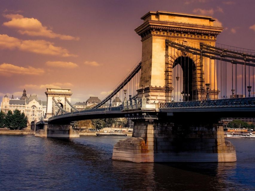 Budapest: Unlimited Prosecco and Wine Sightseeing Cruise - Boarding at Dock 11 beside Elizabeth Bridge