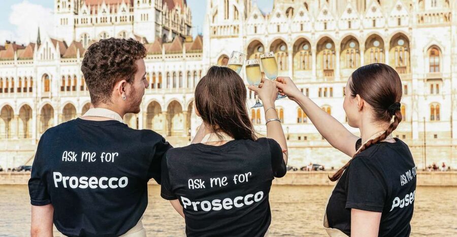 Budapest: Unlimited Prosecco, Beer and Aperol Spritz Cruise - Sunset or full nighttime lights