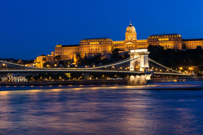 Budapest: Unlimited Prosecco, Beer & Aperol Spritz Cruise - Choosing between the inside table and upper deck