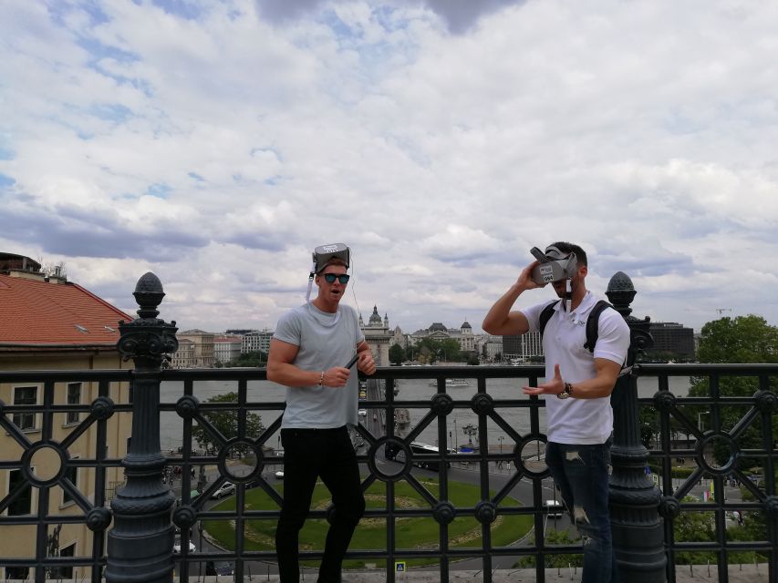 Budapest: Virtual Reality Tour in 8 Languages - Seeing the medieval castle take shape