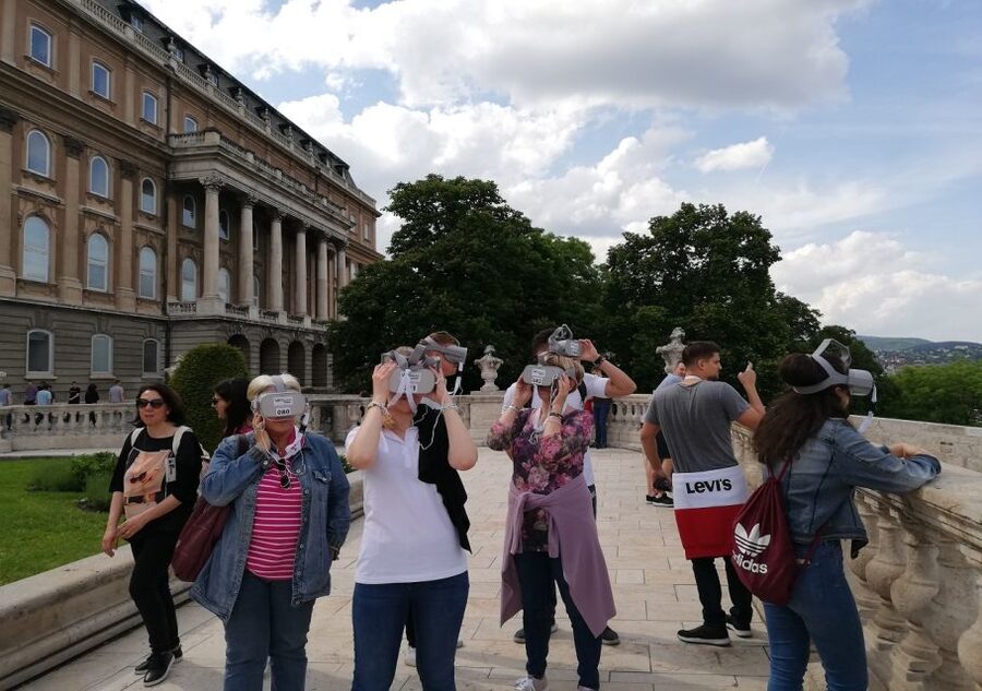 Budapest: Virtual Reality Tour in 8 Languages - Looking over Budapest from above