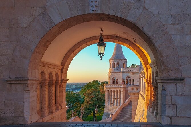 Budapest Walking Tour: Explore Top Sights & Hidden Gems - Szakszervezetek Háza and the city’s 1970s architecture