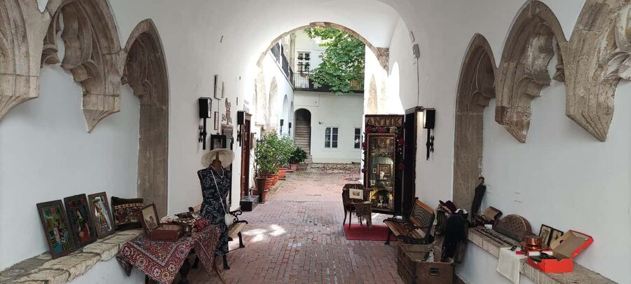 Budapest: Walking Tour in the Buda Castle District - Sándor Palace and the Castle Funicular