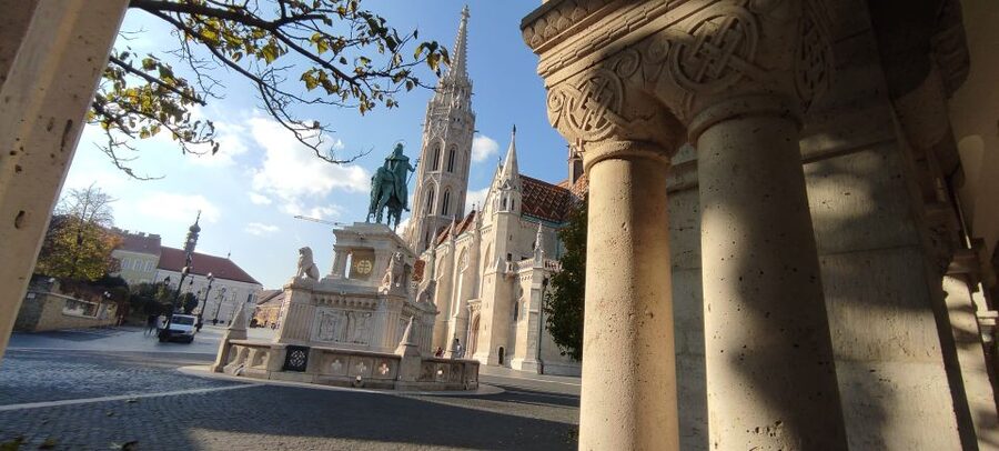 Budapest: Walking Tour in the Buda Castle District - Mary Magdalene Tower and the marks of old Buda