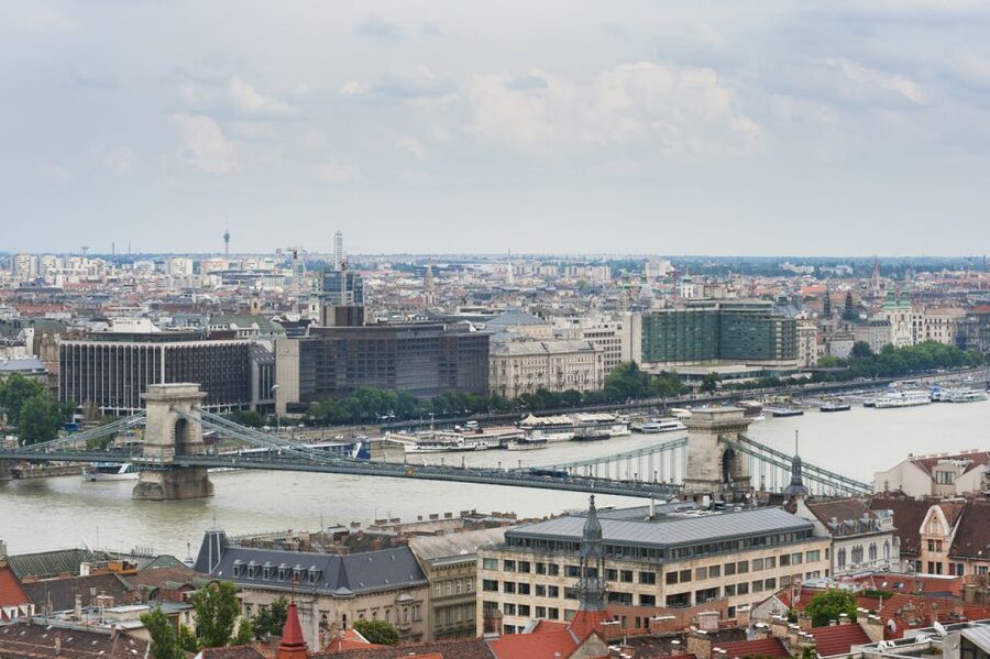 Budapest Walking Tour with a Professional Local Guide - The guides and the quality of the storytelling