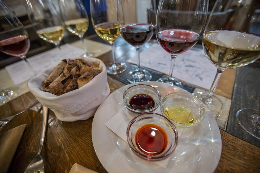 Budapest: Wine, Cheese, and Charcuterie Tasting - The five-glass tasting, from dry wines to Tokaj