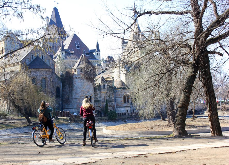 Budapest ❤️Winter Bike Tour with Coffee Stop❤️ - Liberty Square and Budapest’s complicated past