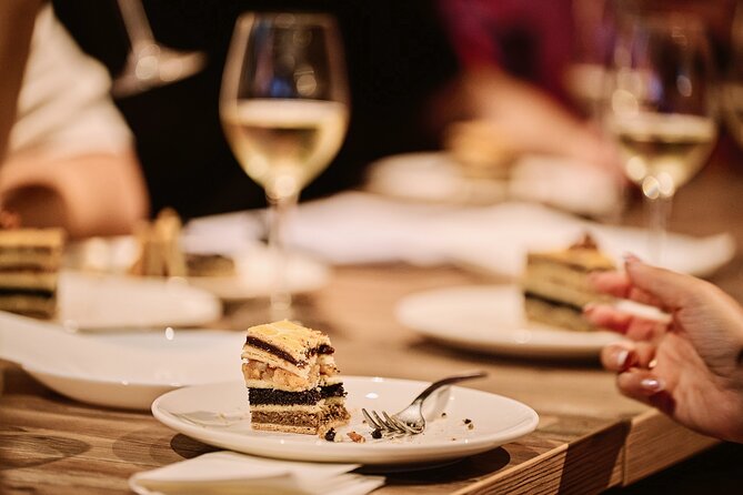 Central Budapest Food Walking Tour with Drinks Included - What makes this Budapest food walk worth considering