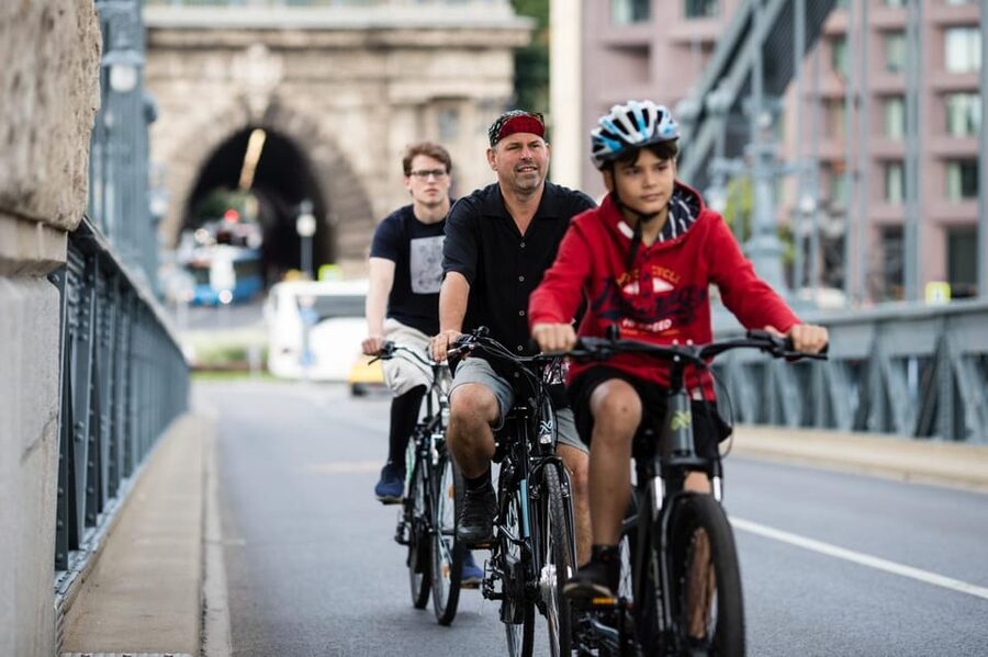 Choose a bicycle and make your own tour in Budapest-24 hrs - What the $21 rental really includes