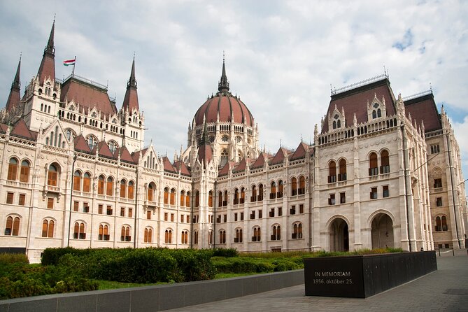 Classic Walk in Budapest - Matthias Church and Fisherman’s Bastion