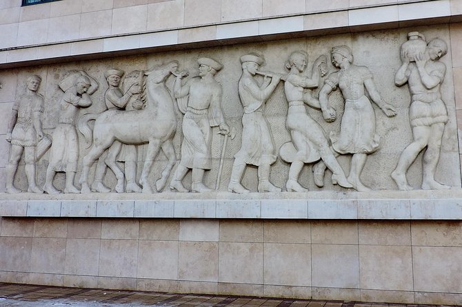 Communism in Hungary with a Historian - Freedom Square, memorials, embassies, and a bunker