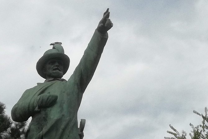 Communist Budapest Private Walking Tour - Ronald Reagan’s statue and the Iron Curtain