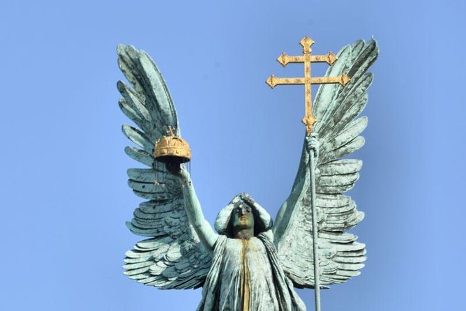Comprehensive sightseeing tour - Heroes’ Square and the national story