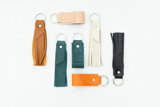 Create a unique leather accessory in downtown Budapest! - A tablet tutorial keeps the process clear