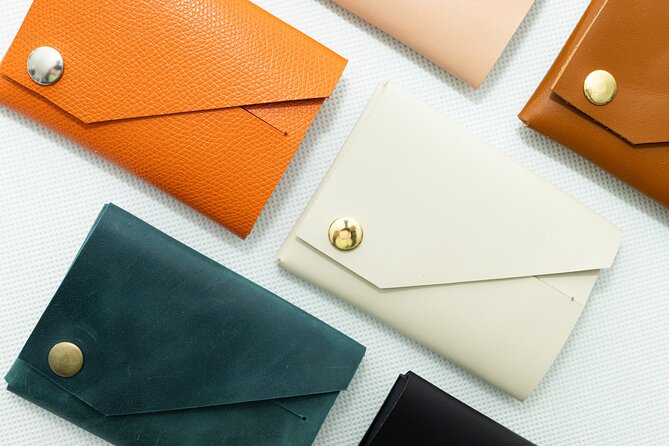 Create a unique leather accessory in downtown Budapest! - Choosing between four leather projects