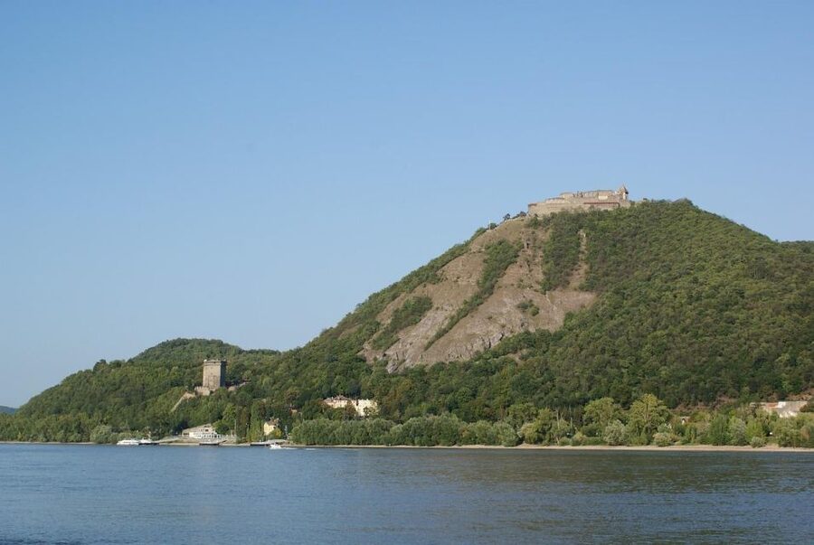 Danube Bend: Private 8-Hour Full Board Tour from Budapest - Who should book this Danube Bend tour