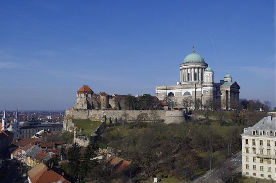 Danube Bend: Private 8-Hour Full Board Tour from Budapest - Esztergom Basilica, Treasury, and cupola