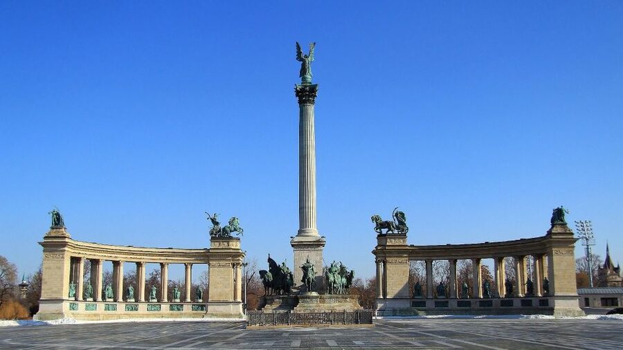 Downtown Pest Walking Tour - Ending at Heroes Square and the 1896 Millennium