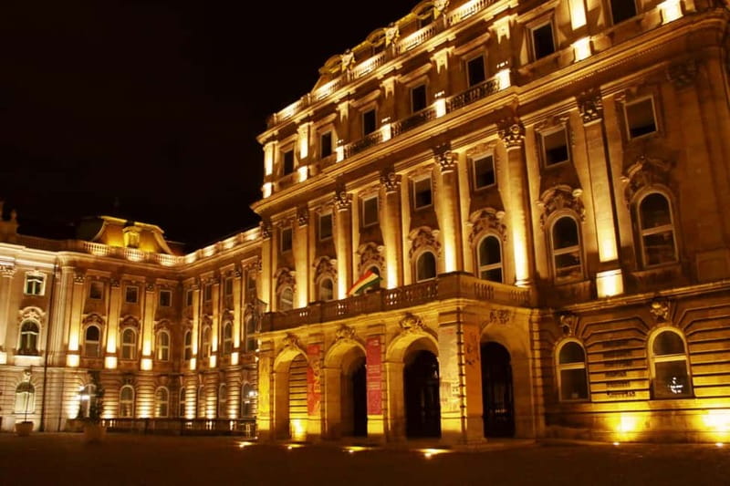 FoolsCode: EscapeRoom/Sightseeing tour with Actor Tourguide - Solving clues around Fisherman’s Bastion