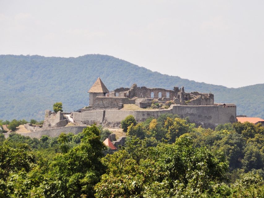 From Budapest: Full-Day Danube Bend Tour with Lunch - The Best Season and What to Carry