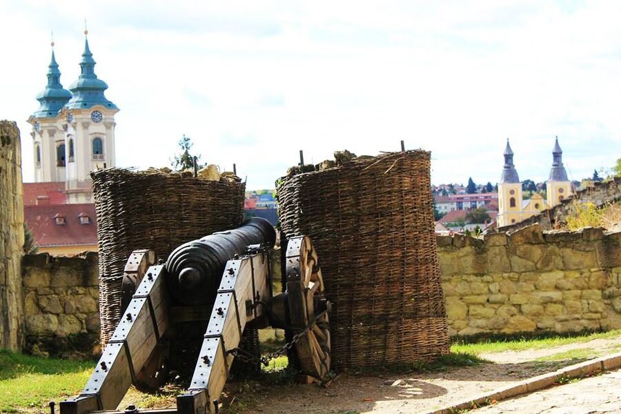 From Budapest: Guided Tour of Eger with Wine Tasting - Egerszalók: tempting, but not guaranteed