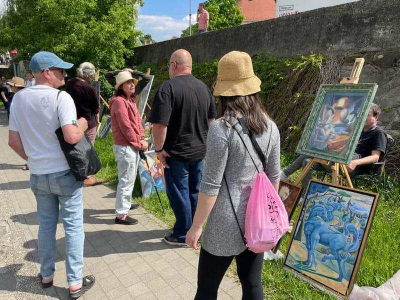 From Budapest: Szentendre Day Trip with Street Food - The value of $93 per person