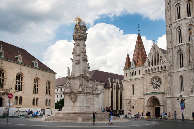 Guided Tour in Budapest Castle District - Matthias Church and the extra €4 decision