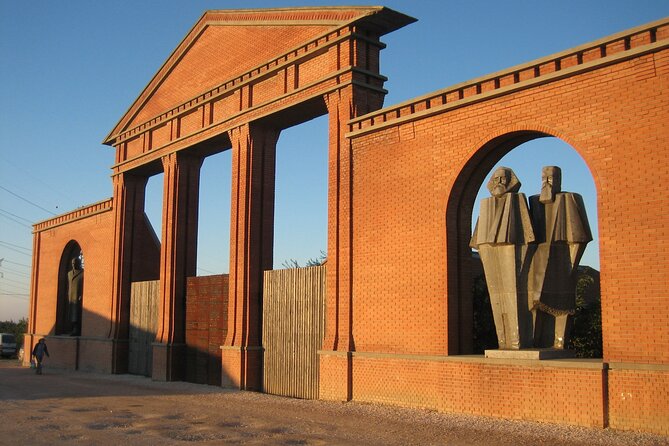 Guided Tour with Admission in Memento Park - Key points to know before booking