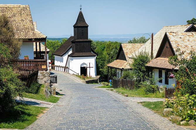 HOLLÓKŐ UNESCO World Heritage site + Eger Castle Private guided tour - Bull’s Blood and the Eger old town