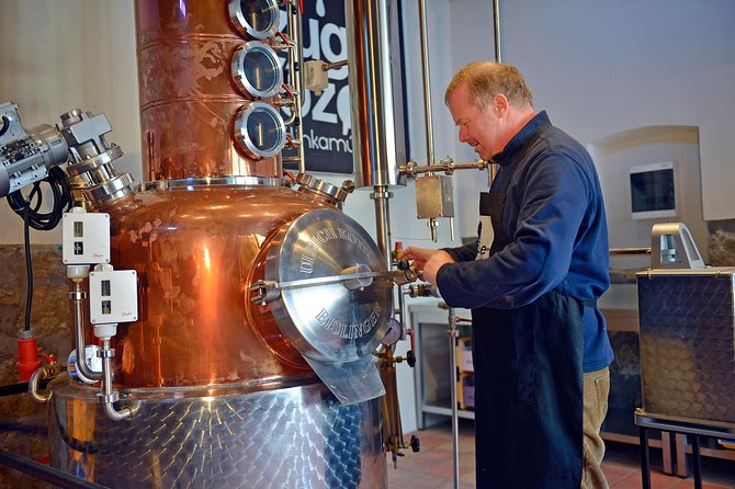 Hungarian pálinka distillery visit and tasting - Who should book this experience?