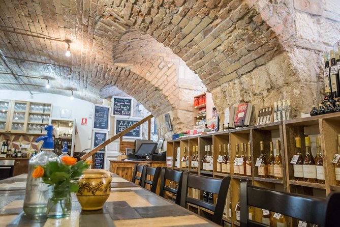 Hungarian Wine Tasting (with Cheese and Charcuterie) in Budapest - Five glasses that explain Hungarian wine