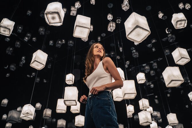 IKONO Budapest - Immersive Experience - The analogue and digital labyrinth