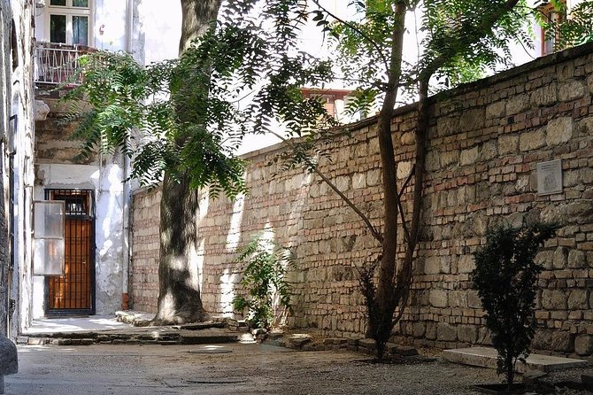 Jewish life of Budapest today: private tour by car - András and the value of a private guide