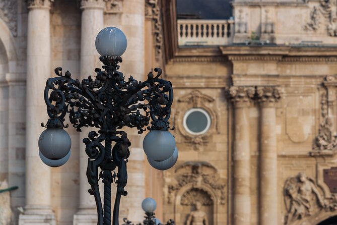 Live virtual walking tour in the Buda Castle quarter - Starting at Sándor Palace and Alexander Palace