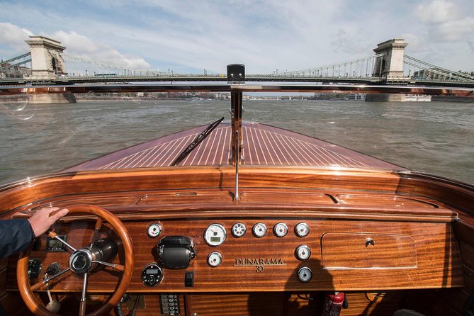 Luxurious, private day cruise with a waterlimousine to Szentendre - A private boat with a polished feel