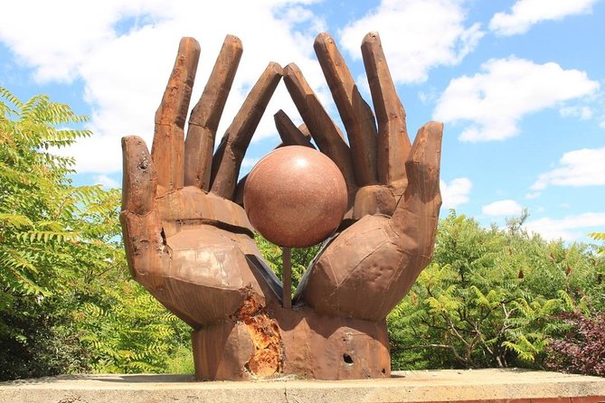 Memento Park Entrance Ticket - The 42 Statues and Monuments You Will See
