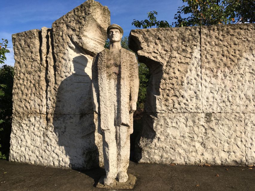 Memento Park: Official Guided Tour with Entry Ticket - Starting at Witness Square