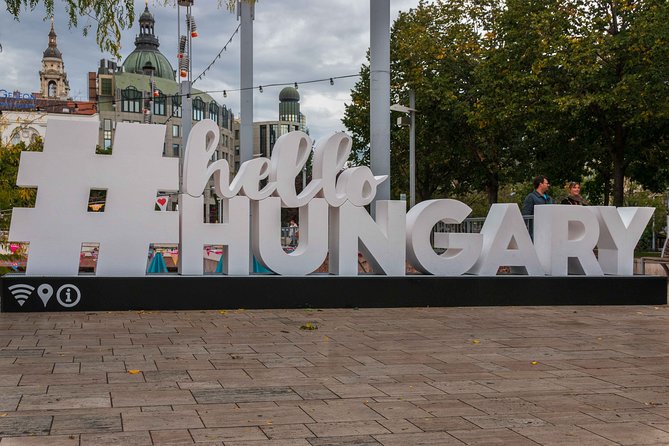 Orientation walk in Budapest - St. Stephen’s Basilica and the city’s religious story