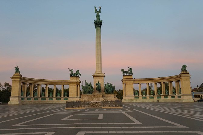 Private 4 Hours Budapest city tour and 3 hours Széchenyi thermal spa relax - Citadella and the high view over Budapest