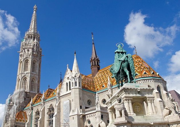 Private Buda Castle Walk with Entry to Matthias Church - Key points to know before booking