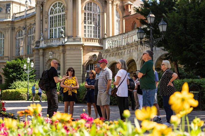 Private Buda Castle Walking Tour with Cake and Matthias Church - Meeting your guide and reaching the Castle District